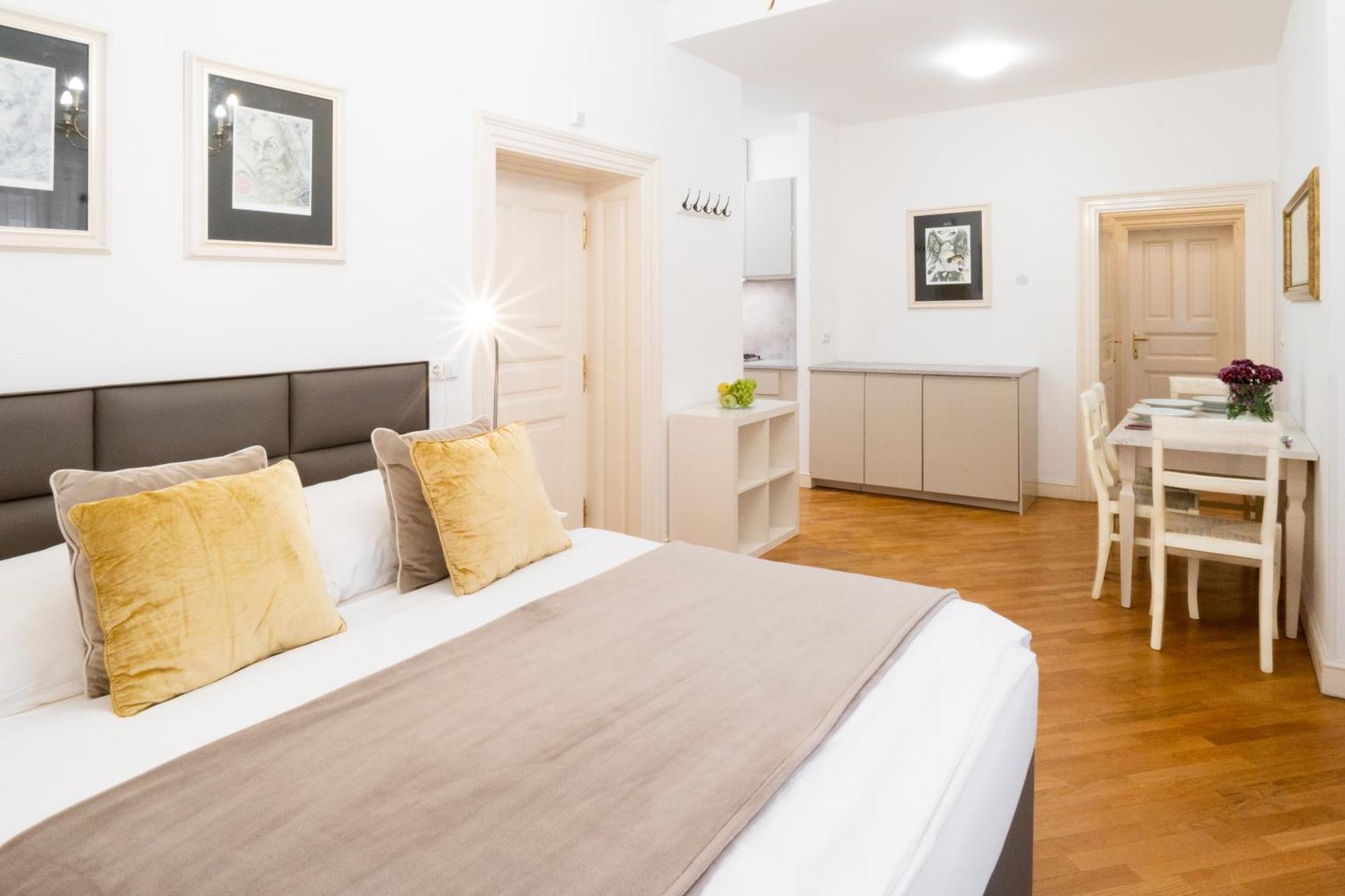 Prague Center Apartments Екстер'єр фото