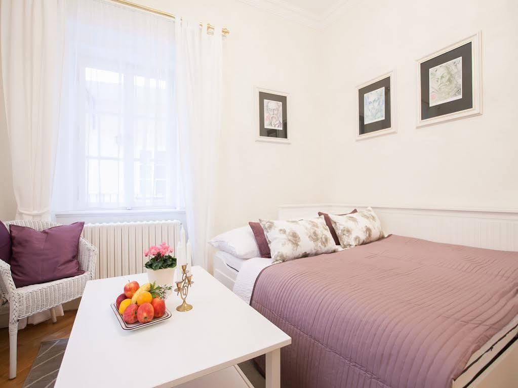 Prague Center Apartments Екстер'єр фото